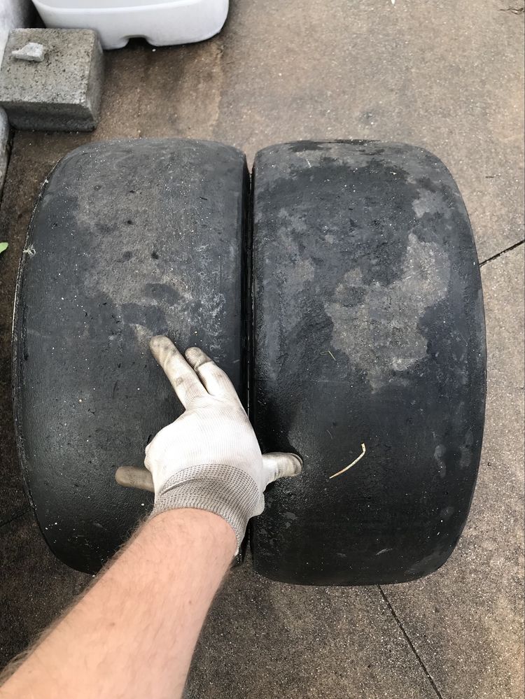 Jantes RH em 17 5x112 com pneus Slicks de competição