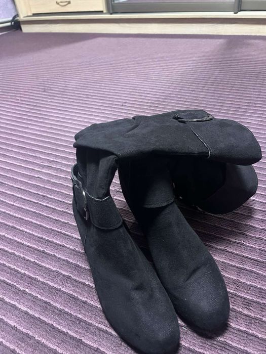 Осінні чобітки продам