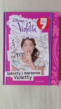 Książka „Sekrety i marzenia Violetty” + podkładka na biurko