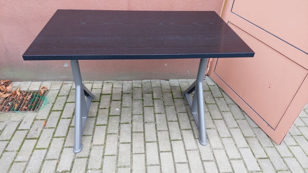 biurko ikea idasen 120x70 cm