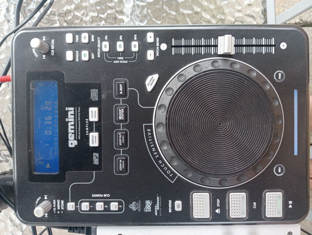 2x CD player Gemini RMX 40 oraz Mixer Behringer djx400