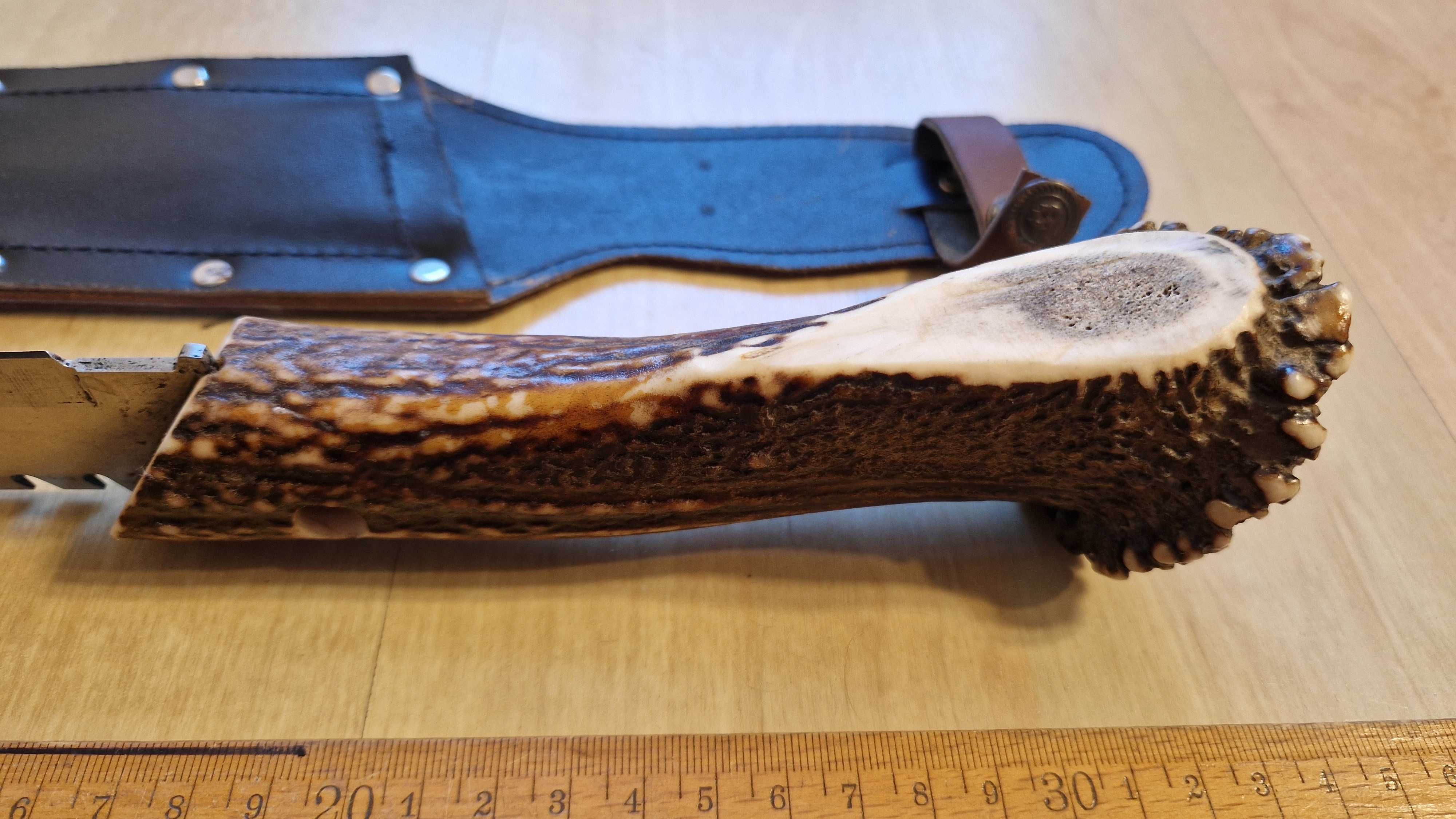 duży nóż myśliwski survivalowy oprawiony w poroże 16cm
