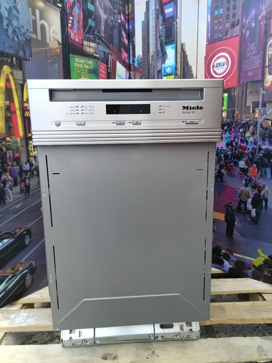 Вузька посудомийна машина Miele G 4620 SCi ширина 45 см.