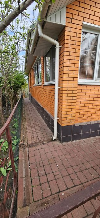 Продажа будинку в центрі с. Старі Безрадичи, Обухівський район