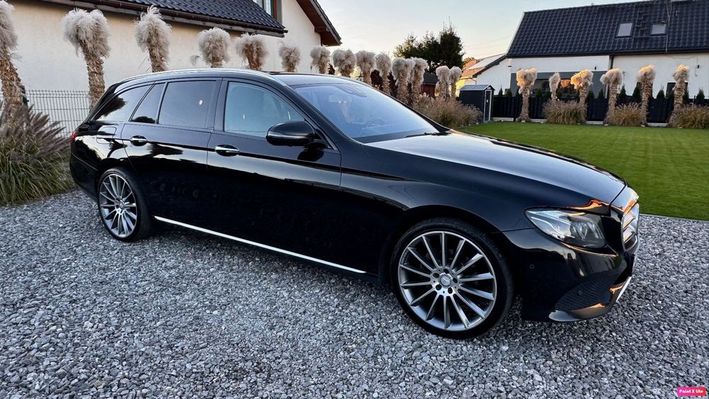 Mercedes-Benz Klasa E Virtual cockpit_Multibeam_Kamery360_ALU 20 AMG_Head up_Webasto