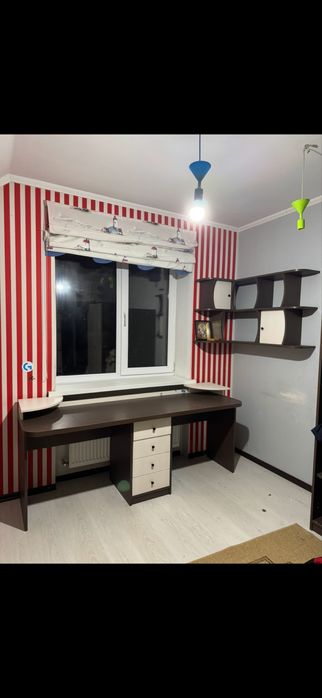 Продам комплект меблів у дитячу кімнату