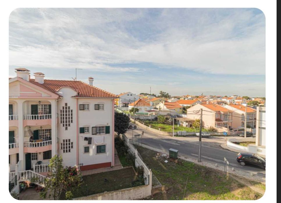 Terreno com 563m2 Vale Fetal (Charneca da Caparica)