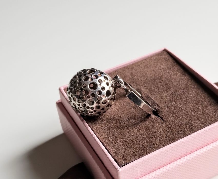 Katalogowy pierścionek srebrny Warmet z kulką . PRL.