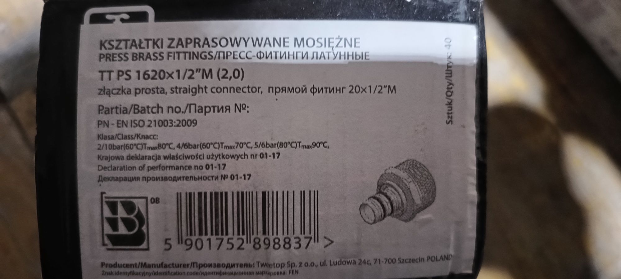 Kolano 90 zaprasowywano-wkrętne naścienne Tweetop 16x1/2 GW