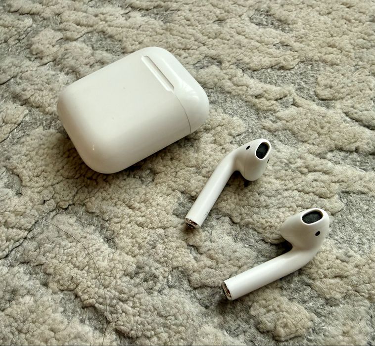 Продам AirPods 1 в гарному стані