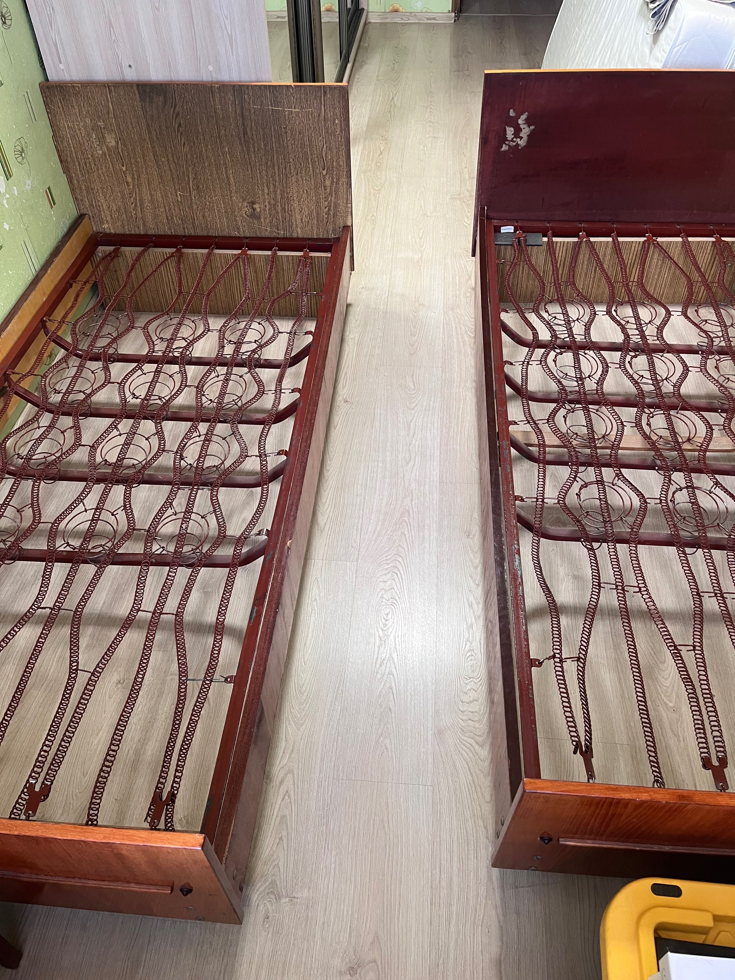Продам 2 матраци+ліжка в подарунок
