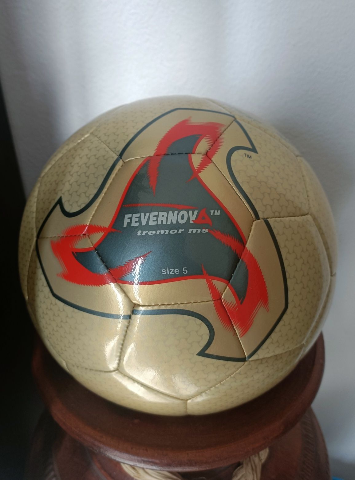 Bola Adidas Fevernova FIFA Mundial 2002