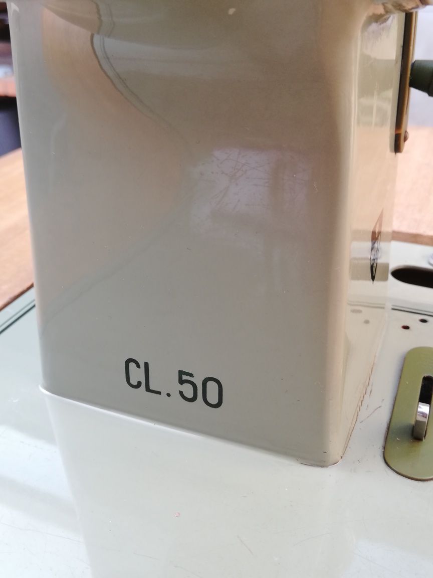 Máquina de costura oliva CL 50