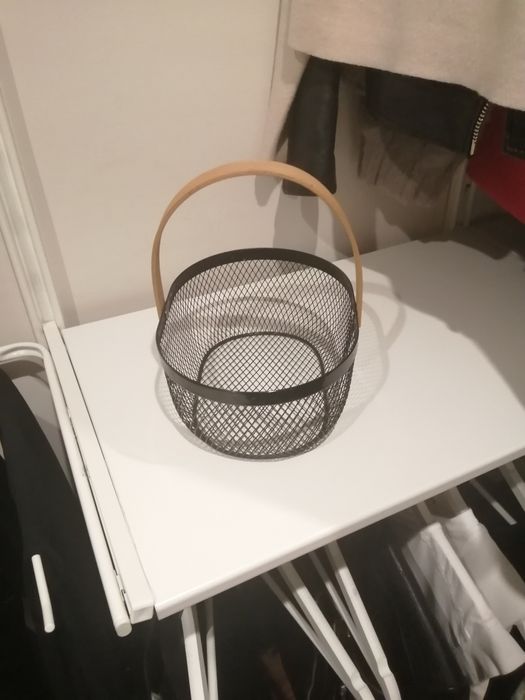 Metalowy koszyk dekoracyjny