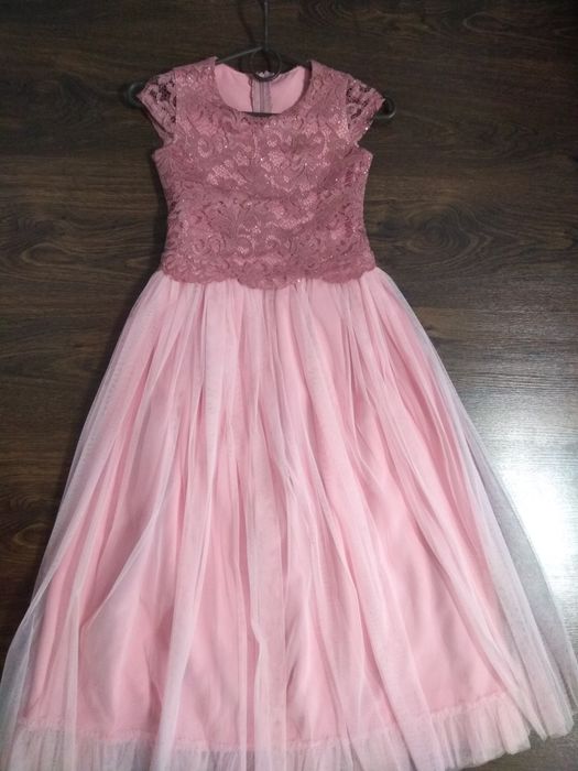 Випускне плаття на дівчинку