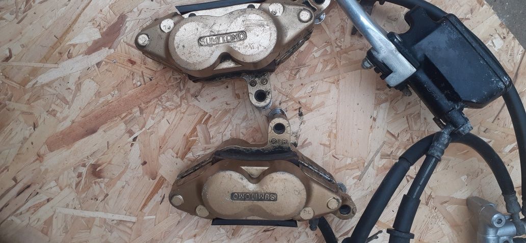 Travagem  bomba dupla moto
