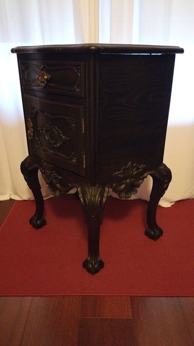 Mesinha de cabeceira ou de apoio