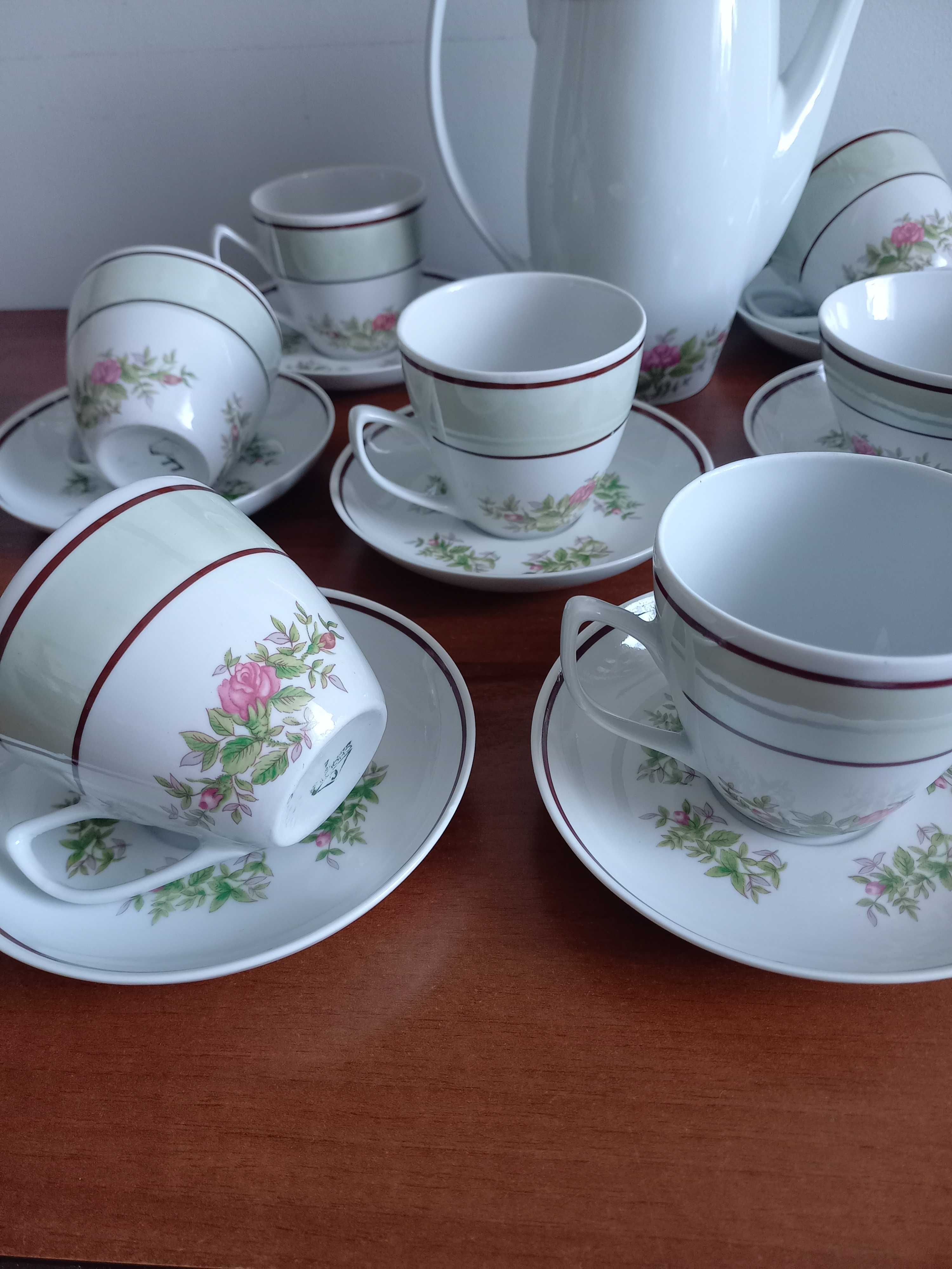 Serwis porcelana Aldona Chodzież proj J. Wrzesień lata 60- te.