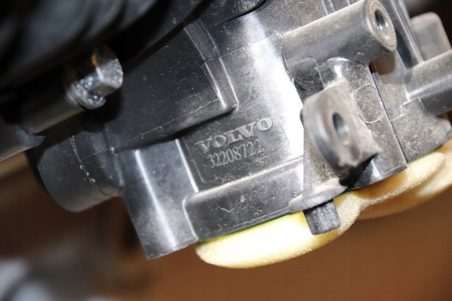 VOLVO XC40 1.5 T3 PLUG IN HUBRYDA KOLEKTOR SSĄCY 32208722