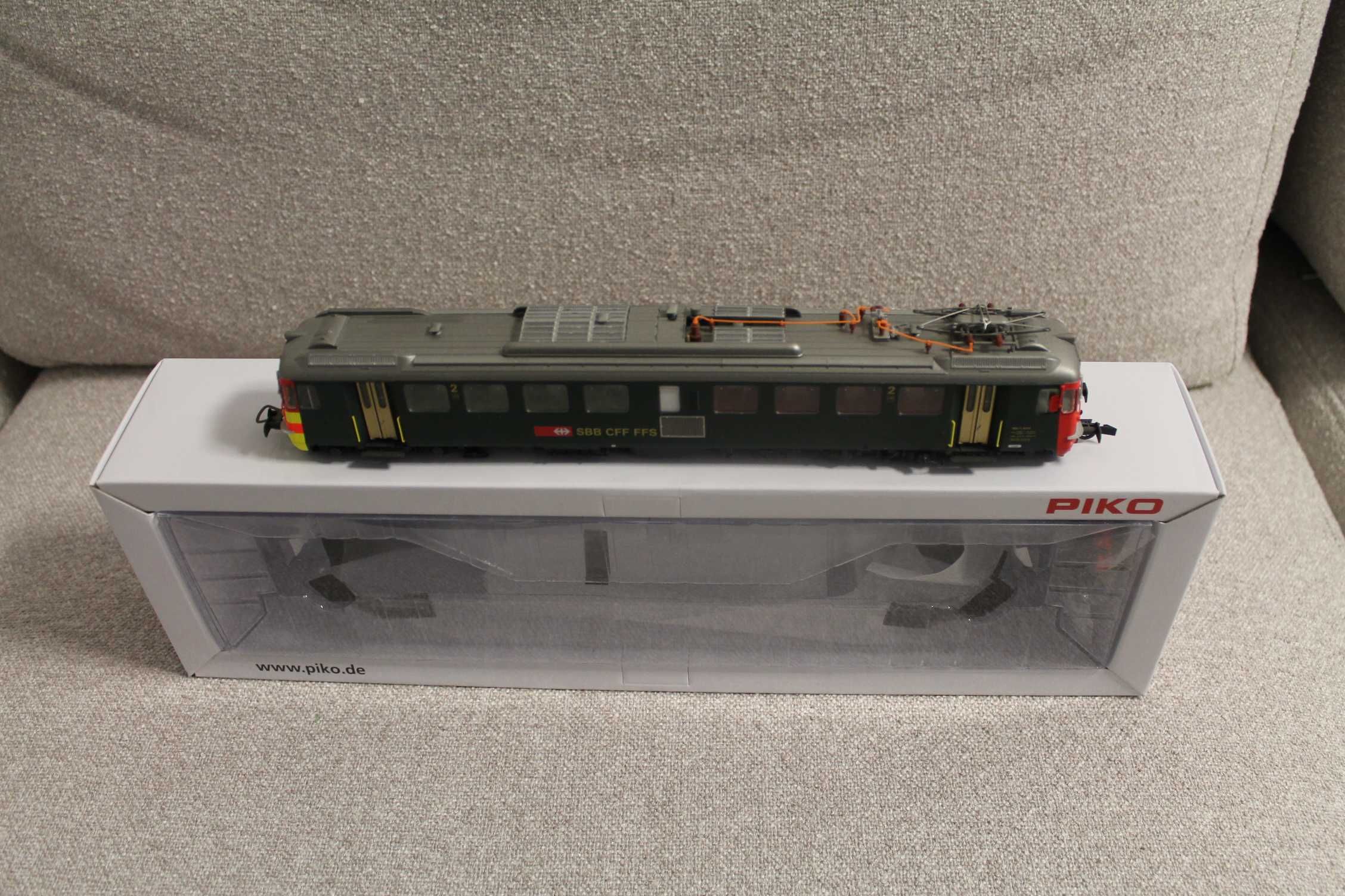 Piko 96836 -  Rbe 4/4 z wagonem sterującym i dźwiękiem , skala H0