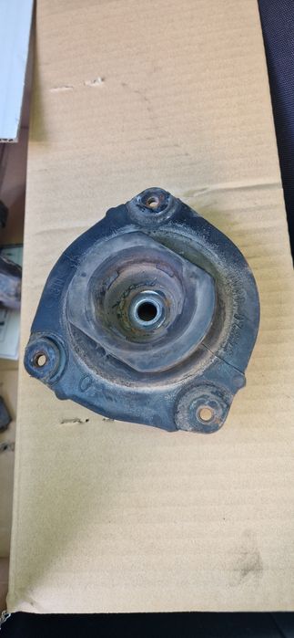 Опора, подшипник опоры левый Nissan Leaf ZE0 оригинал