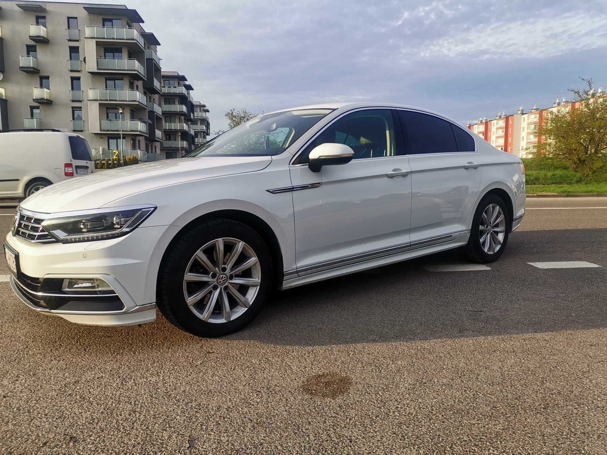 Volkswagen Passat R-line . Bezwypadkowy. serwisowany. Stan idealny.