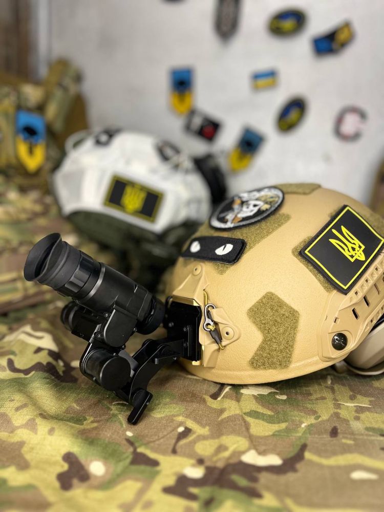 Сучасний прилад нічного бачення NVG10