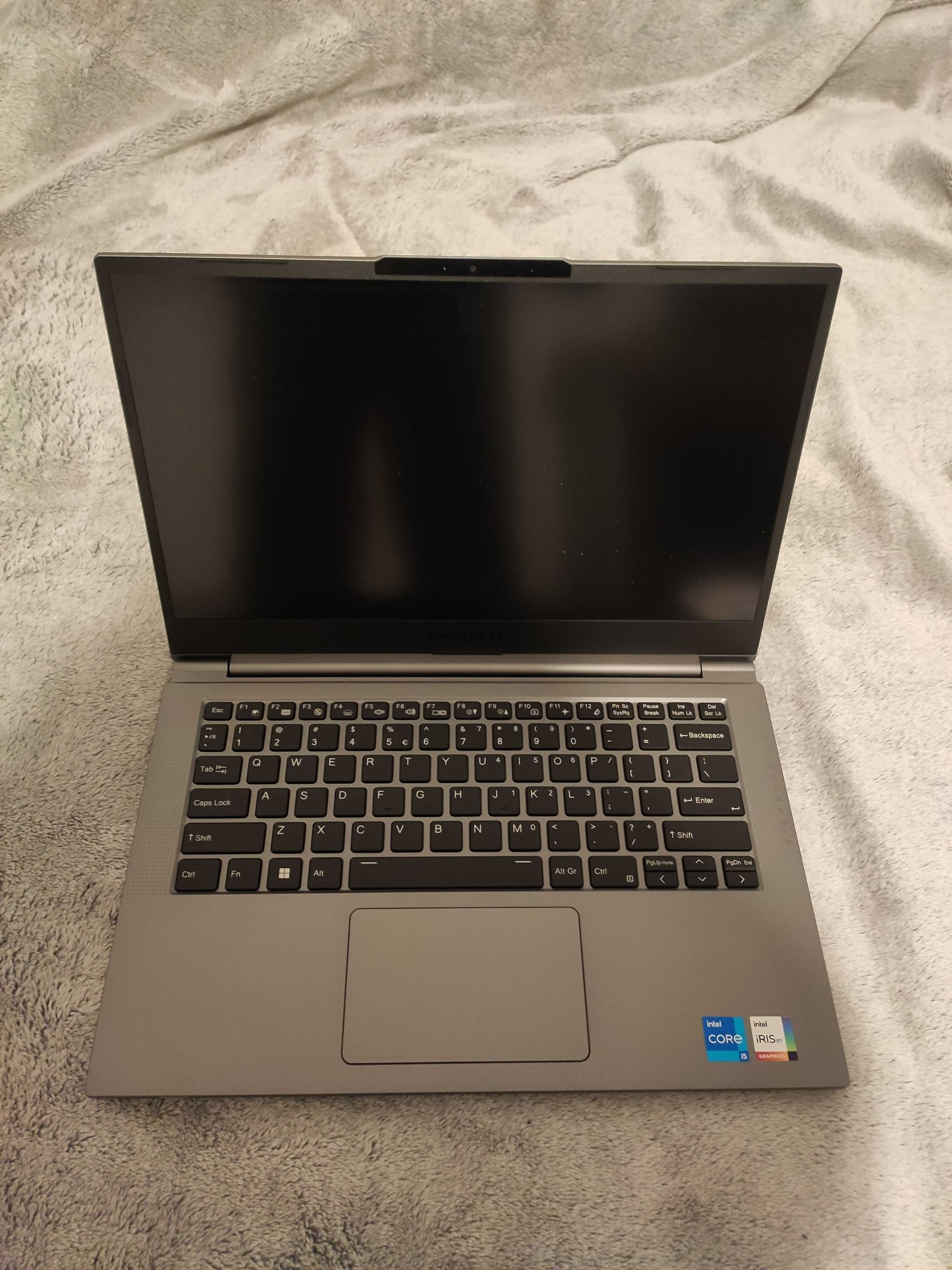 Laptop Gigabyte U4 i5-1155G7/16GB 900 gram