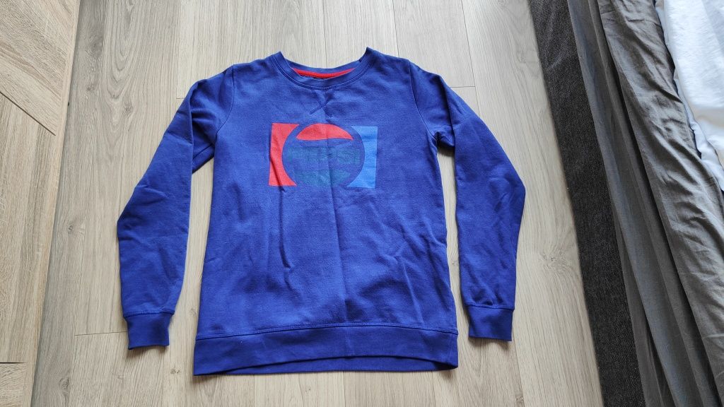 Szafirowa bluza pepsi