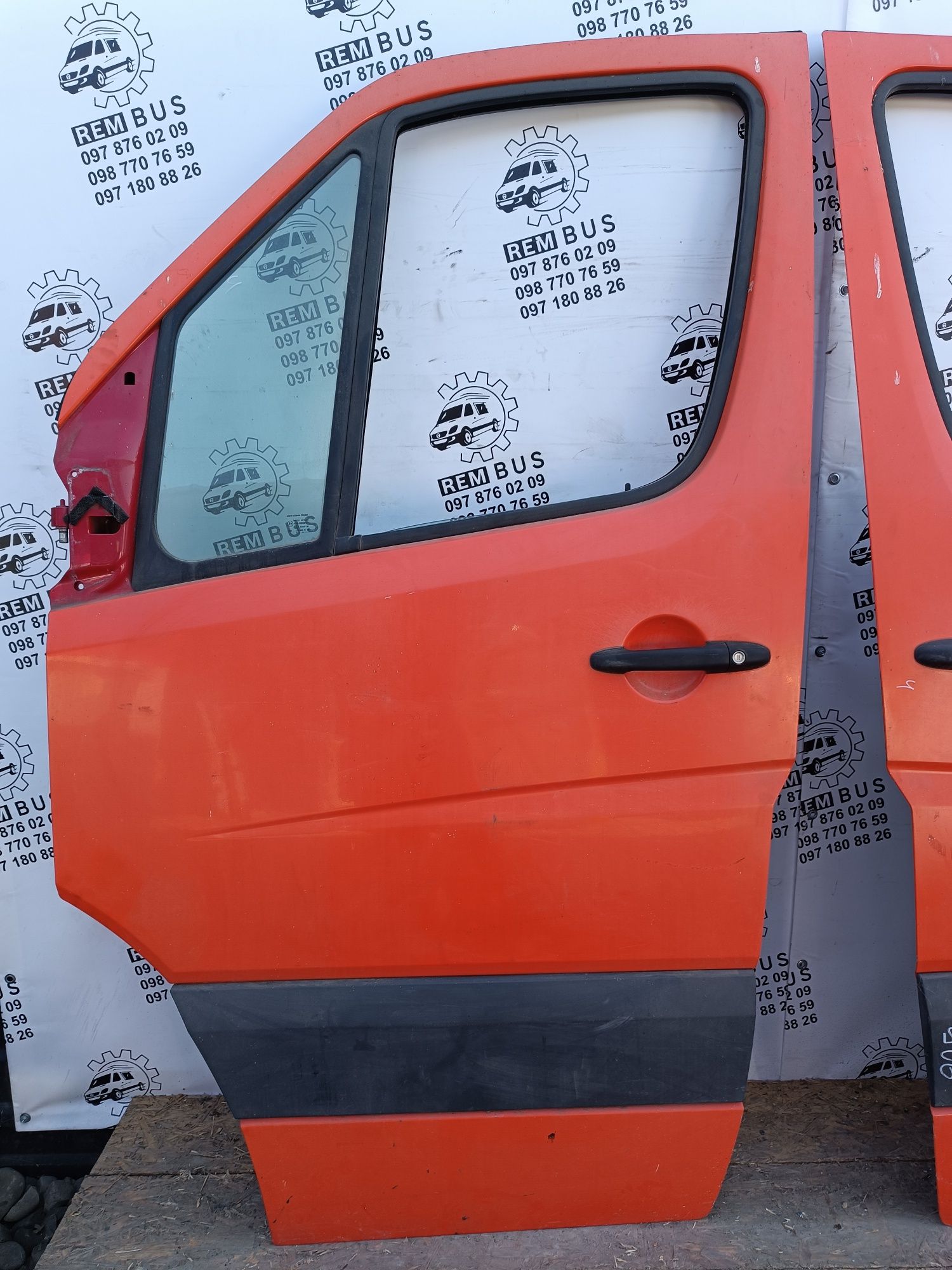 Червоні передні двері MB Sprinter w906 дверка замок ручка трос