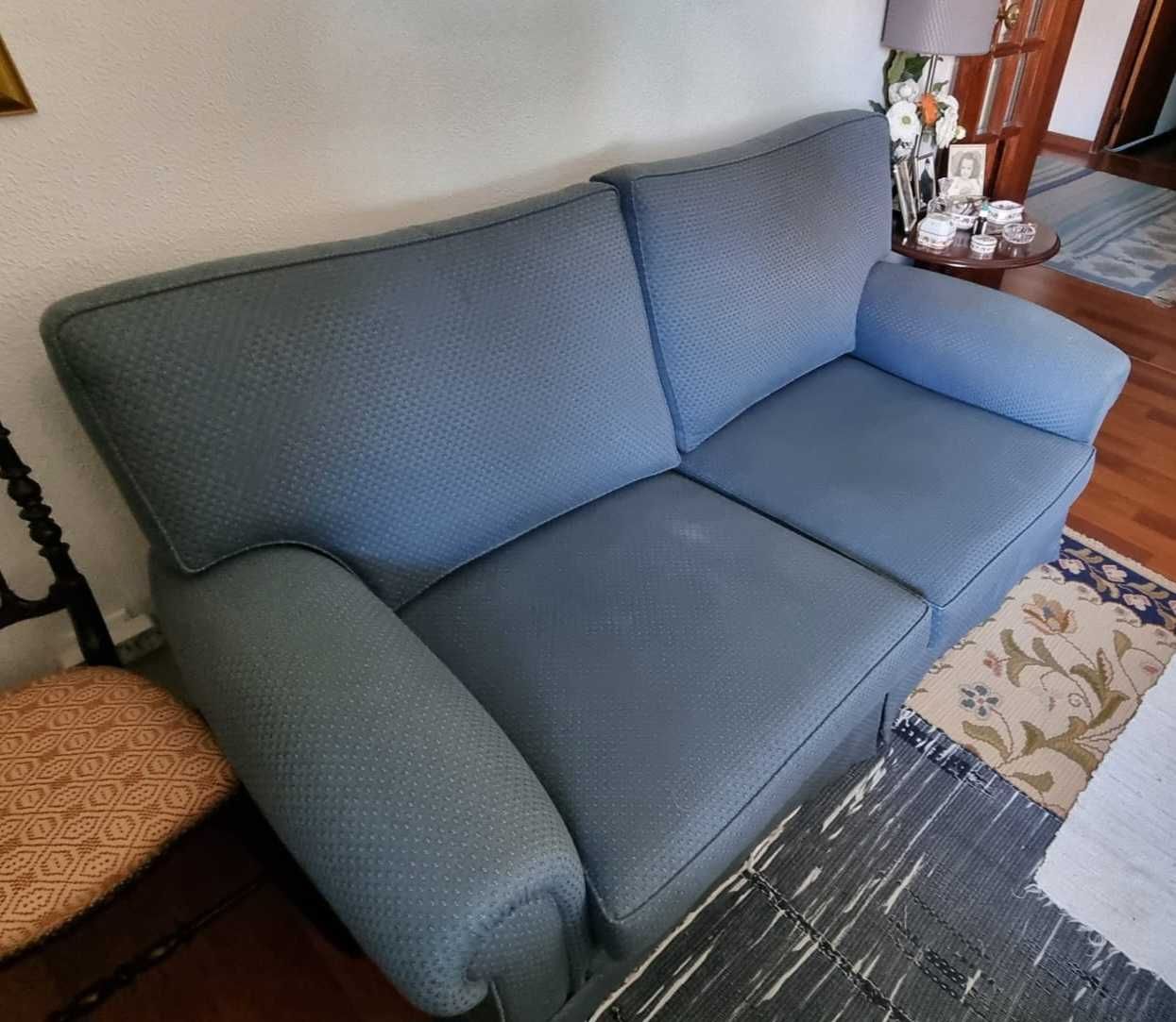 Sofá  2 ou 3 lugares azul
