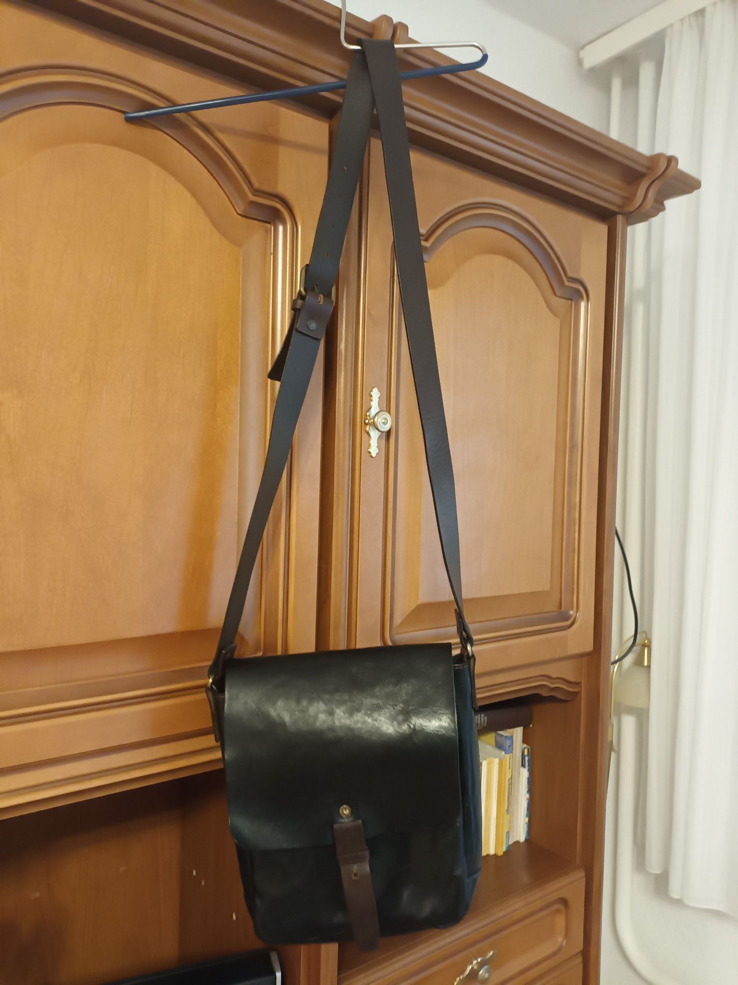 Продам мужскую барсетку CHERGUTI,Италия,натуральная кожа