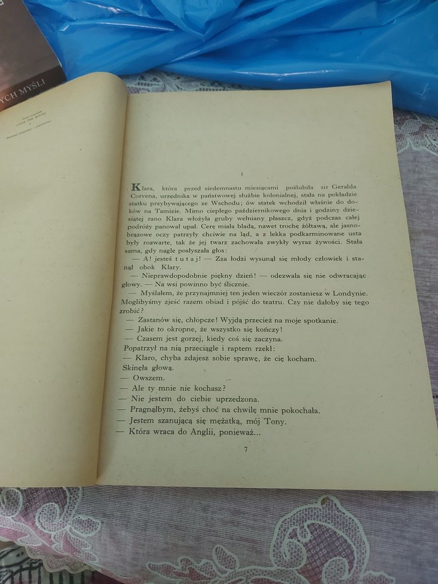 Książka ZA RZEKĄ 1975tok TOM 3