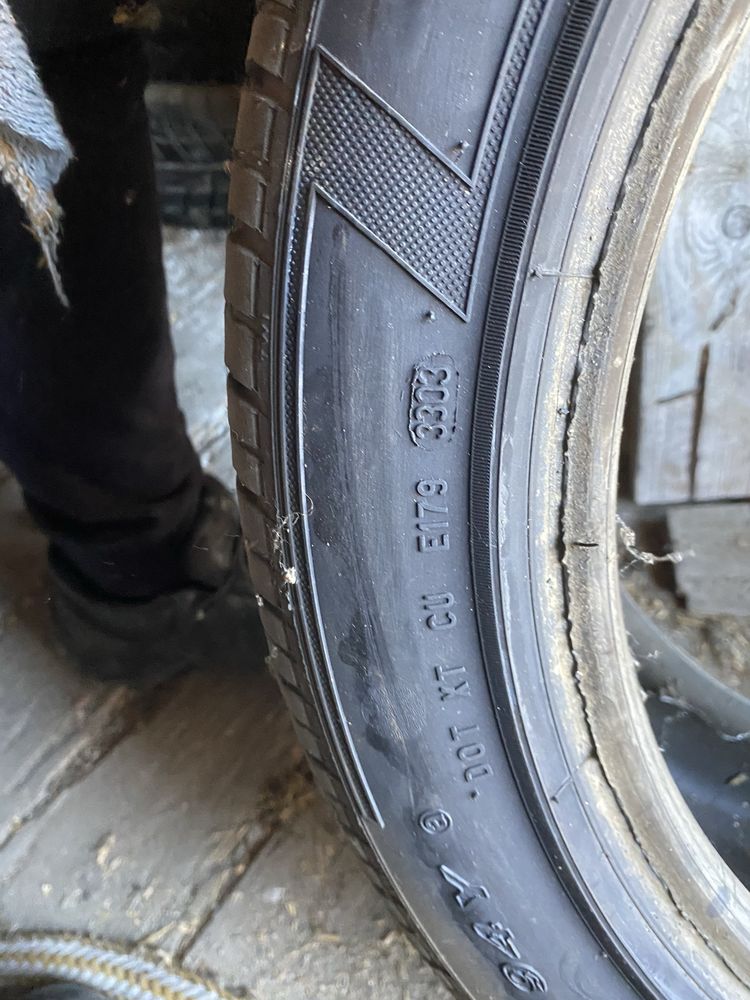Opona pojedyncza Pirelli PZero Rosso 235/45/17 4mm