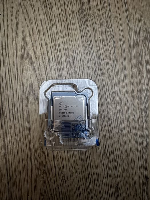 Intel i7 7700 bez chlodzenia
