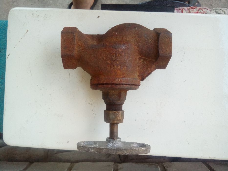 Вентиль чугунний новий Ру16 Ду40 муфтовий виробництва СССР(не китай).