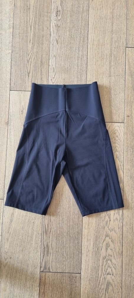 OYSHO krótkie legginsy r.XS