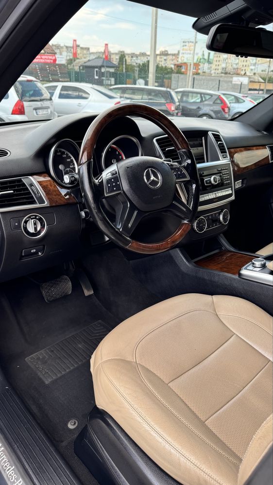 Mercedes-Benz W166 ML 250 BLUETEC 4 Matic 2015 р 2,1 Дизель 7АКПП