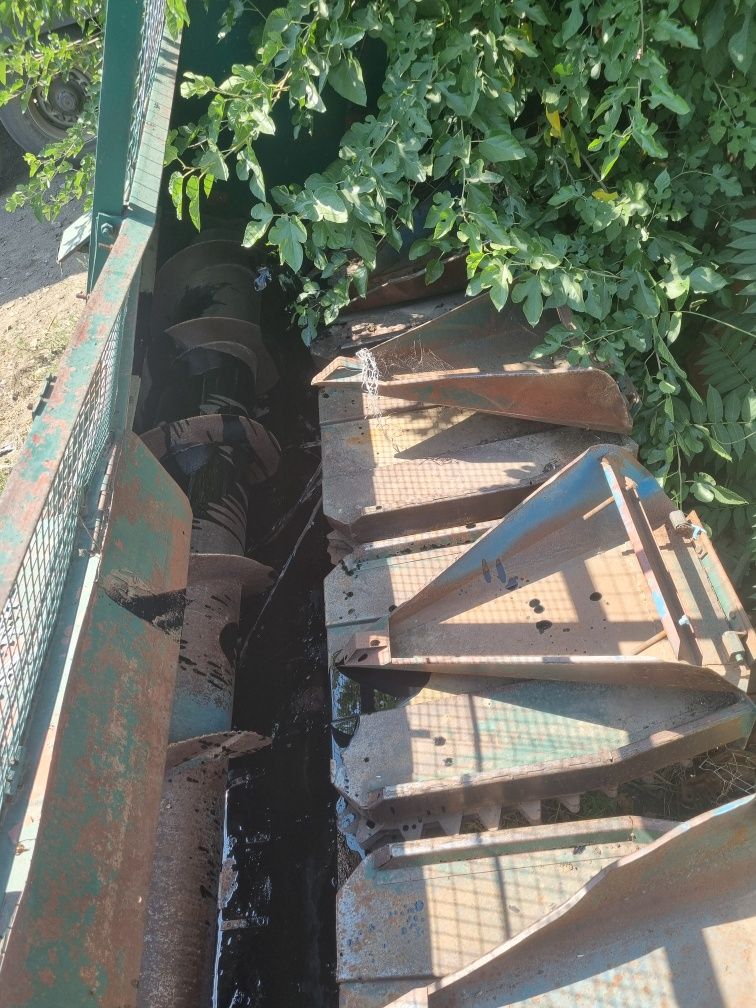 Жатка під комбайн джондір