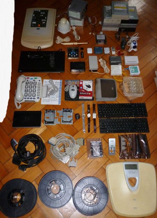 Лот аксессуаров и комплектующих для электроники (цена за всё вместе)