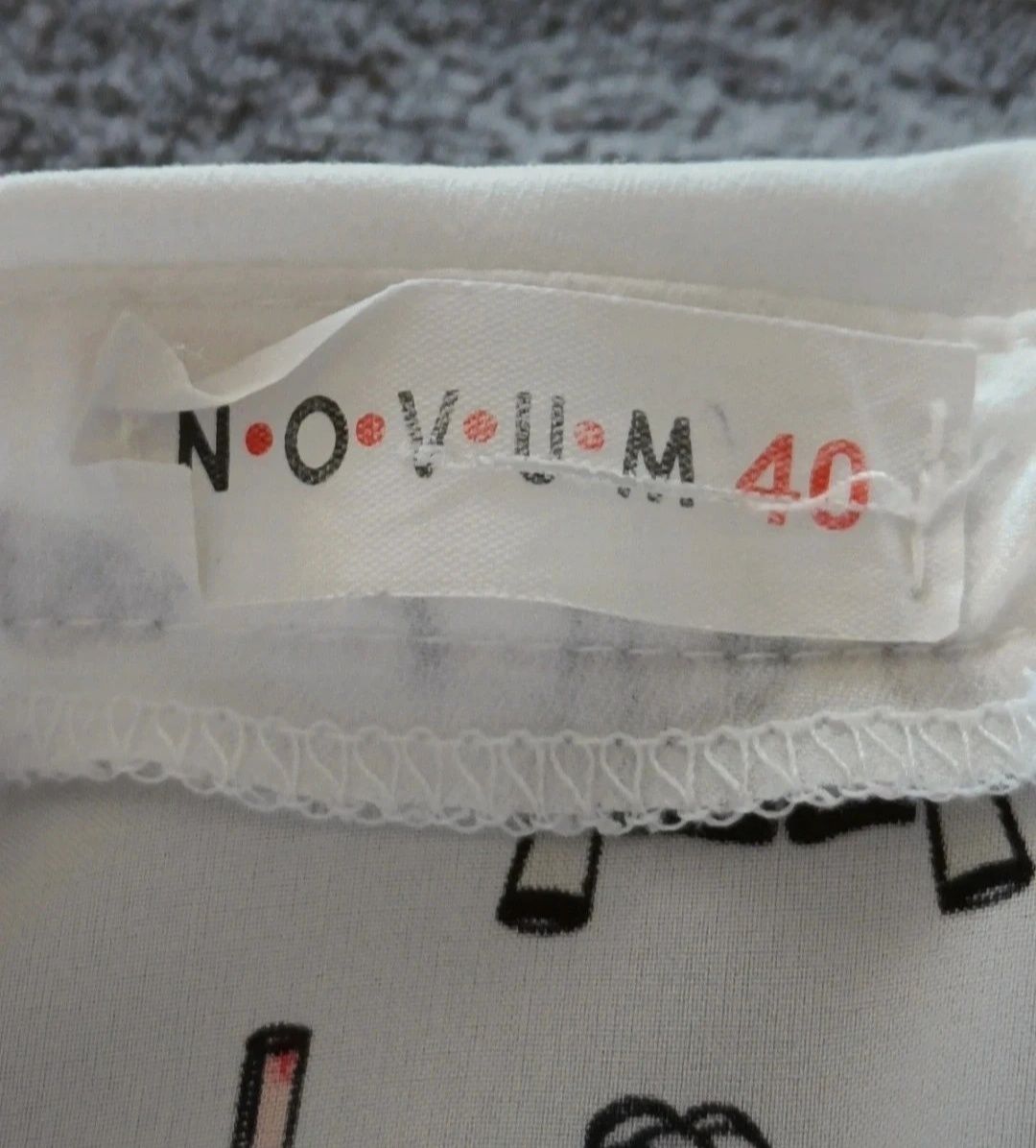 biała bluzka koszulka we wzorki novum 40