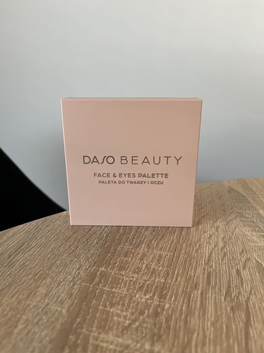 Daso beauty paleta paletka do konturowania do twarzy oczu bronzer róż