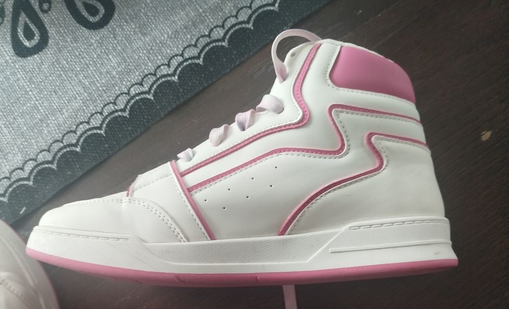 Buty sportowe wysokie