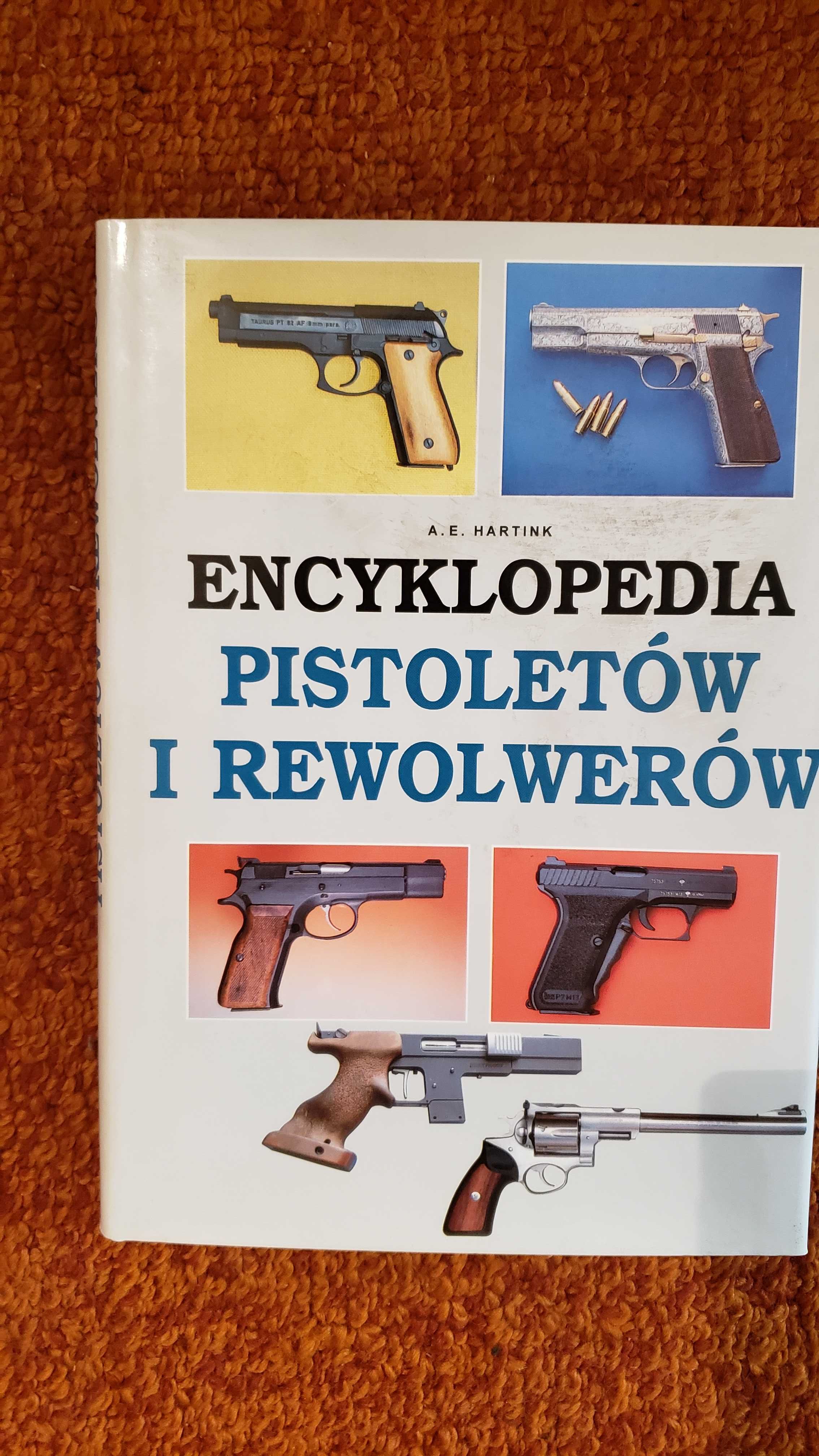 książka encyklopedia pistoletów i rewolwerów