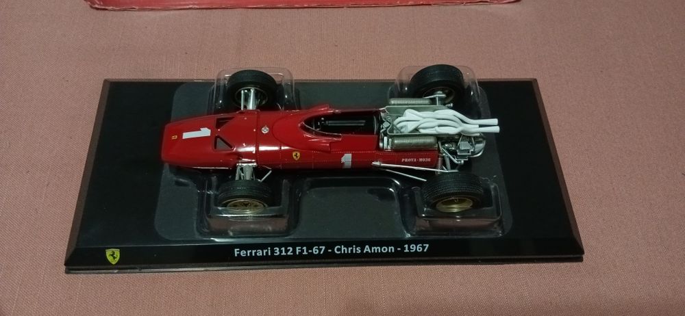 Miniatura de Ferrari 312 F1/67 de 1967 Premium Collectibles 1:24