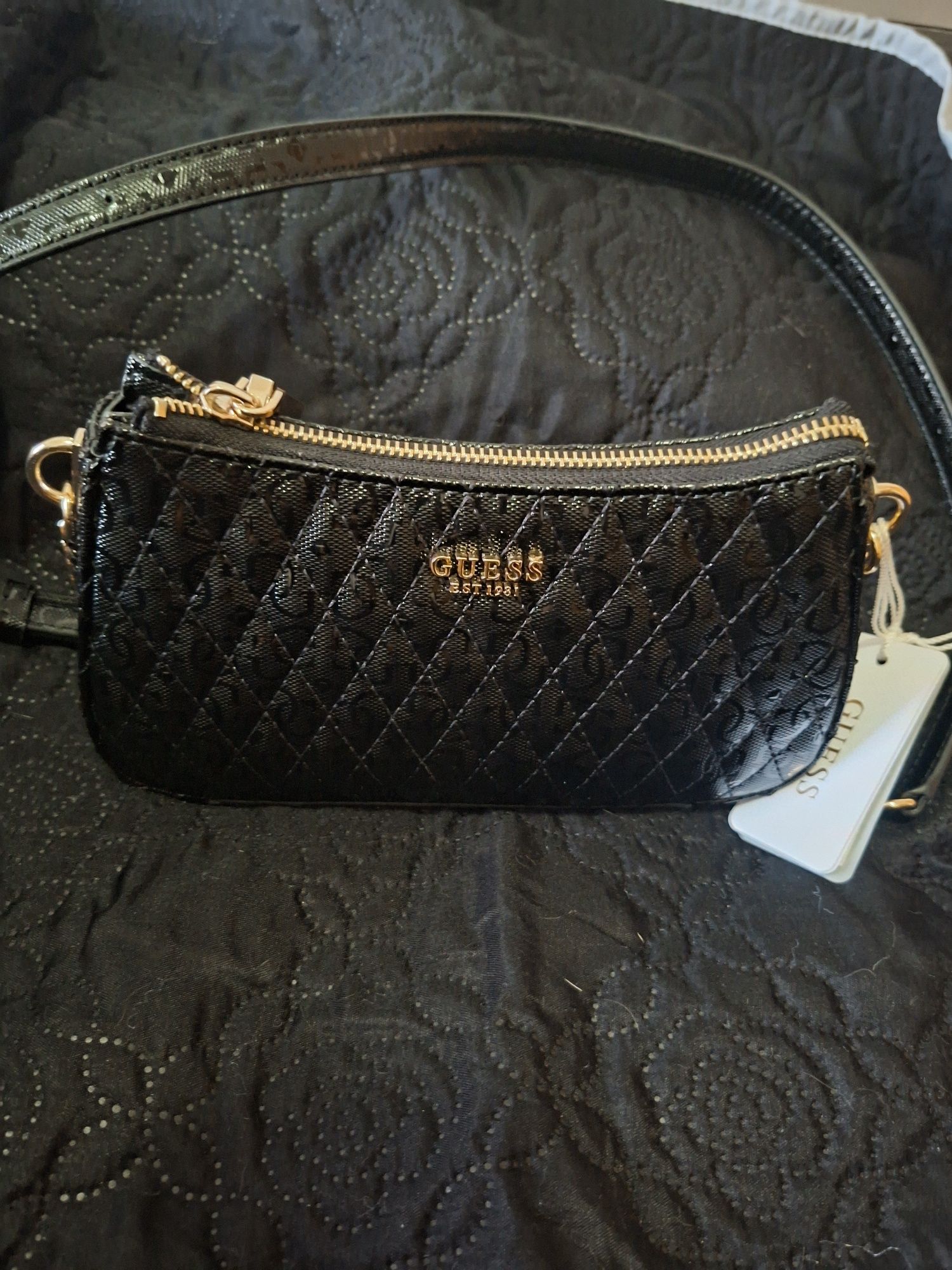 Mala Guess preta