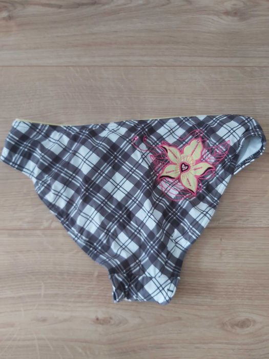 Majtki kąpielowe damskie