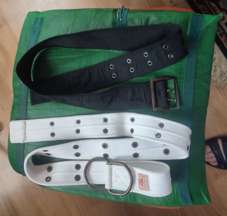 Ремені ,  , ,мало биушні