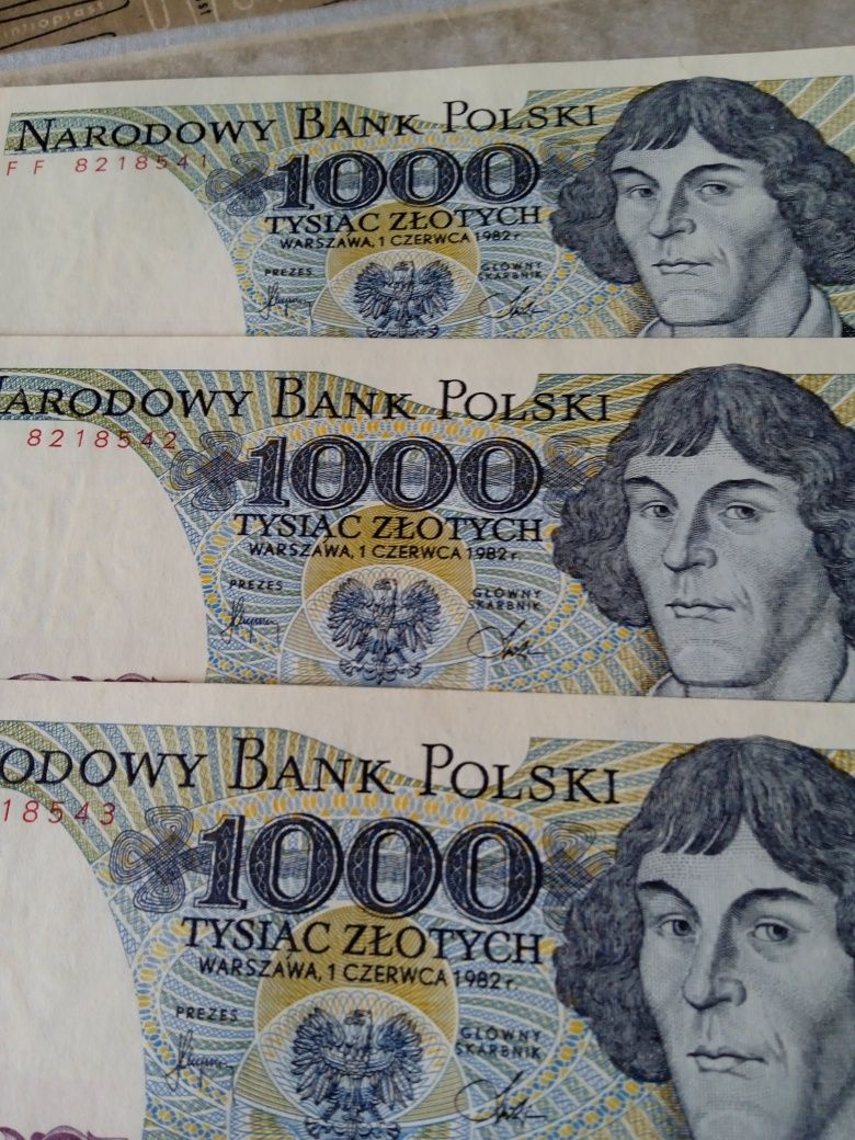 Banknoty Prl rok 1982 Cena za trzy sztuki są pokolei numerami Stan Unc