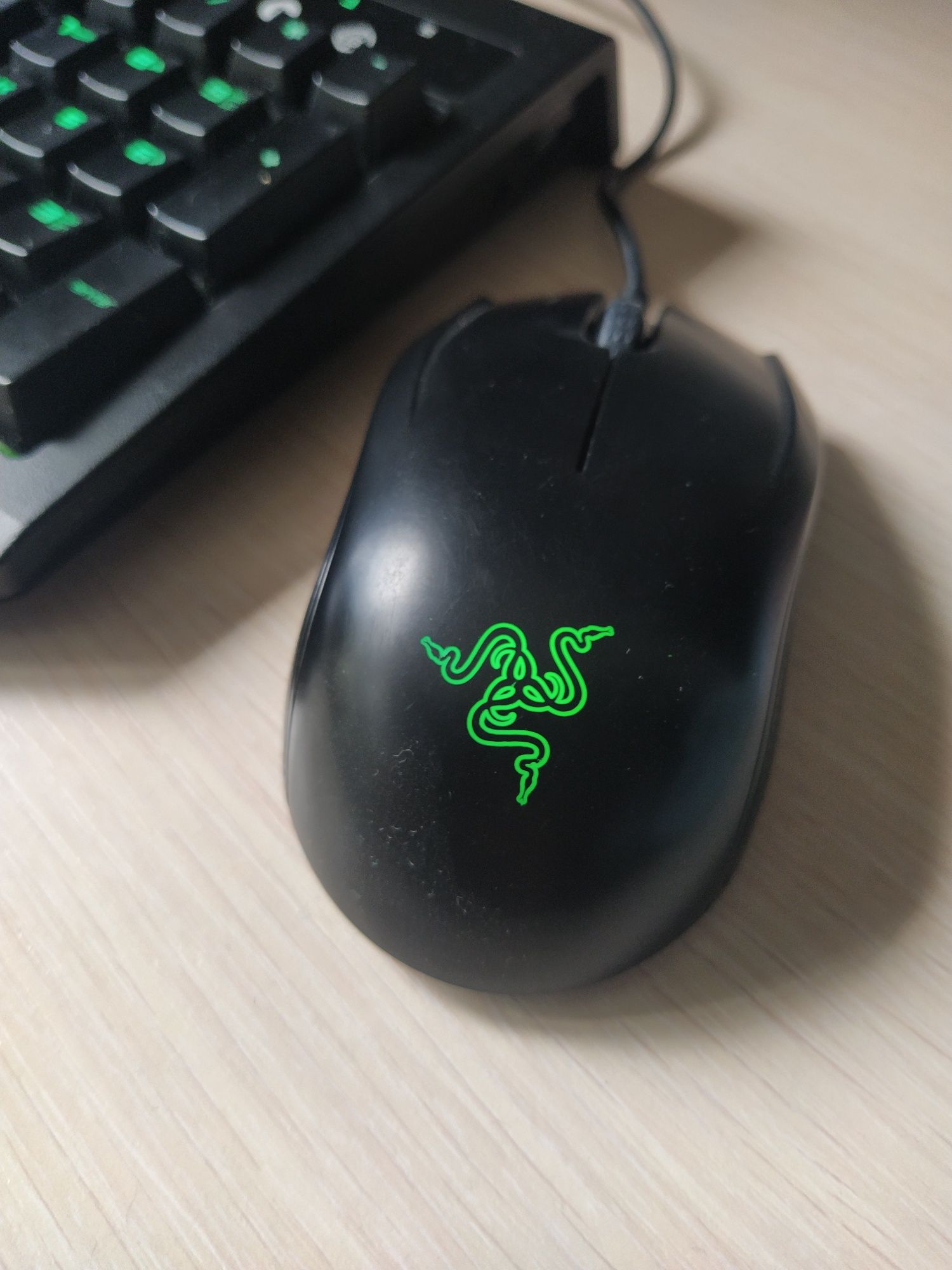 Продам клавіатуру та мишку Razer